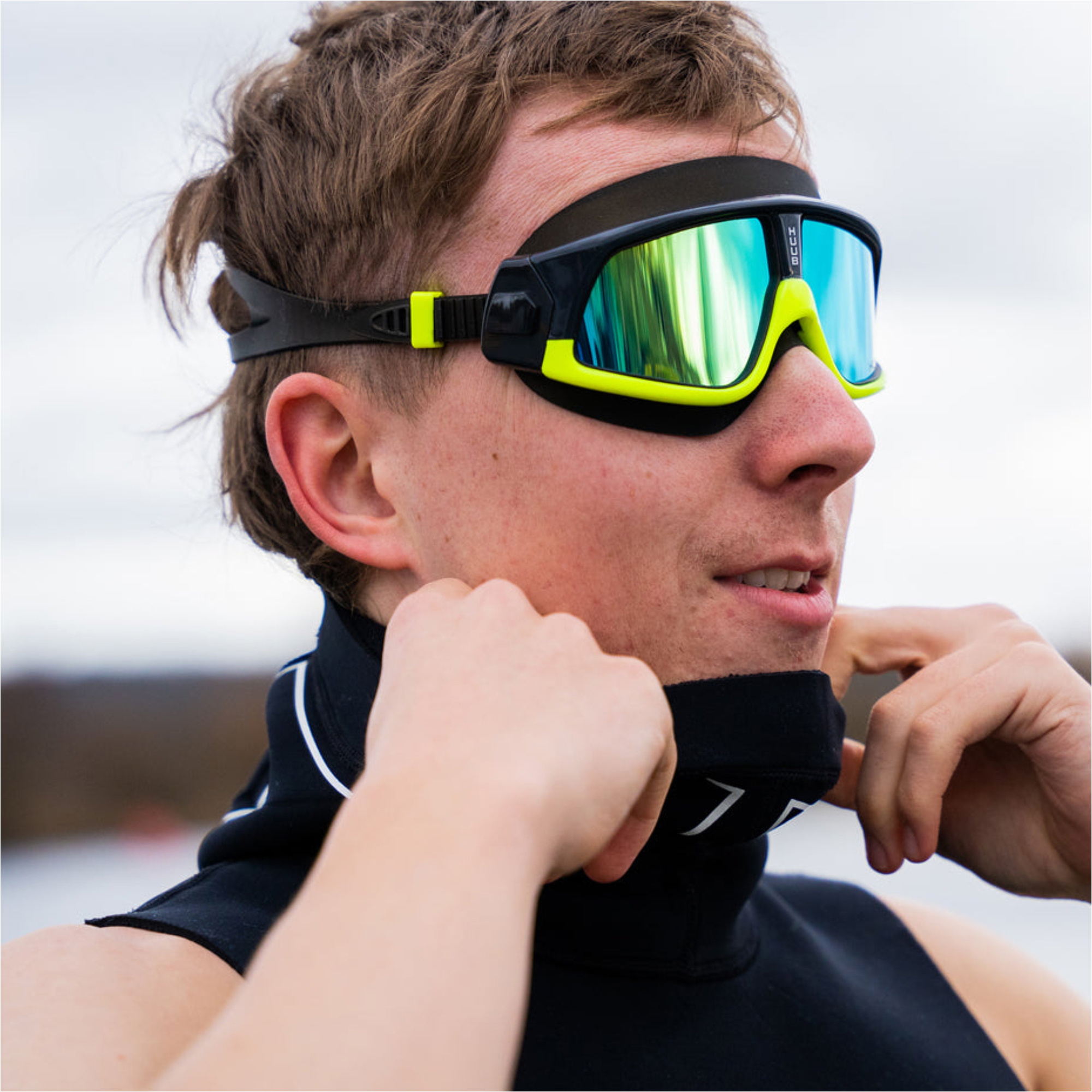 2026 HUUB Ryft Mask A2-RYFTBY - Met Black / Fluo Yel - Polarizzato Dk Smoke Gold Mir